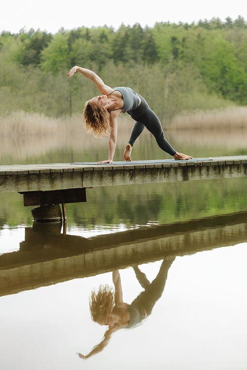 Yoga Session am See in der Uckermark